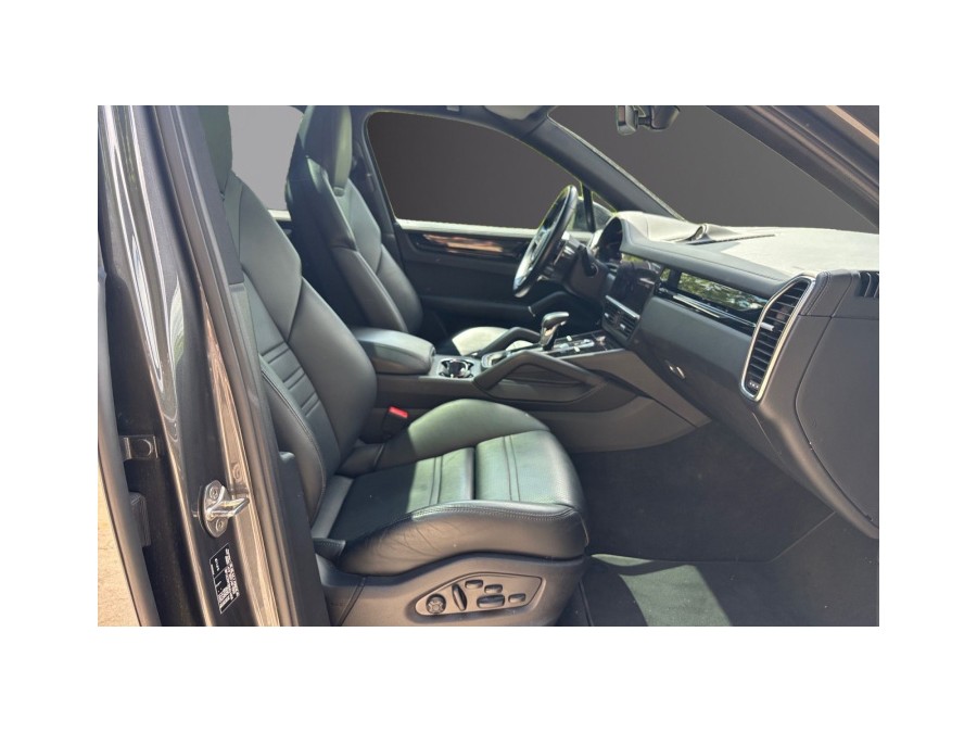 PORSCHE d'occasion CAYENNE e-hybride de 2021 Nice (06)﻿