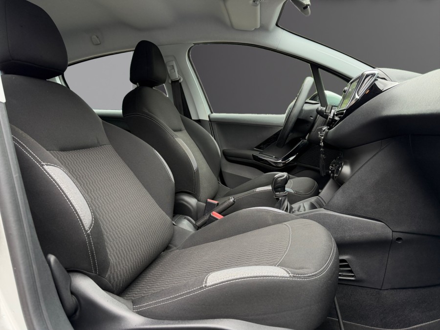 PEUGEOT d'occasion 208 1.2 PURE TECH 82 ACTIVE de 2016 Nord Isère
