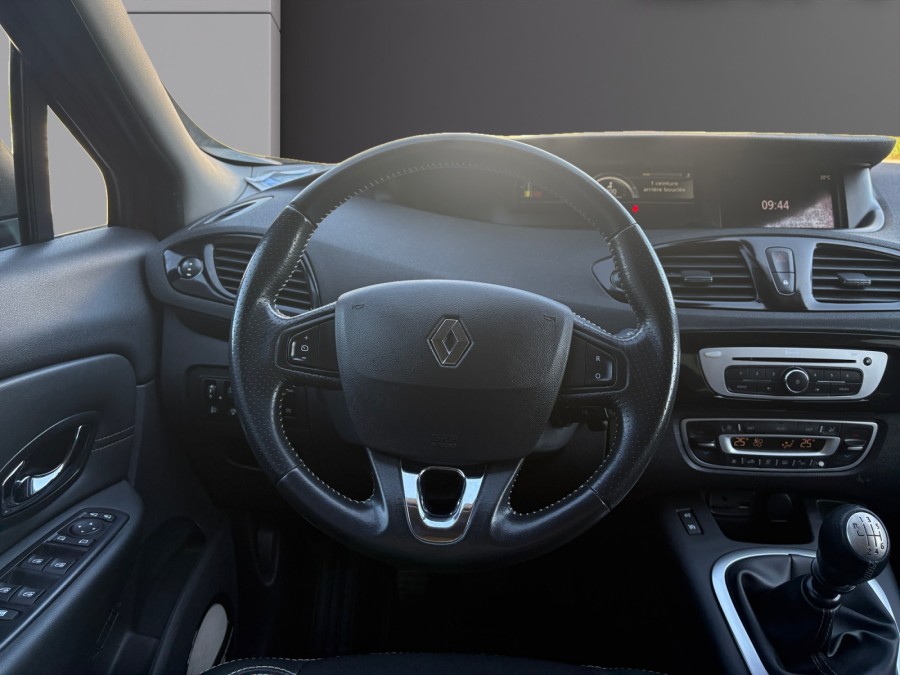 RENAULT d'occasion SCENIC 1.6 DCI 130 LOUNGE de 2015 Lyon Nord (69)﻿