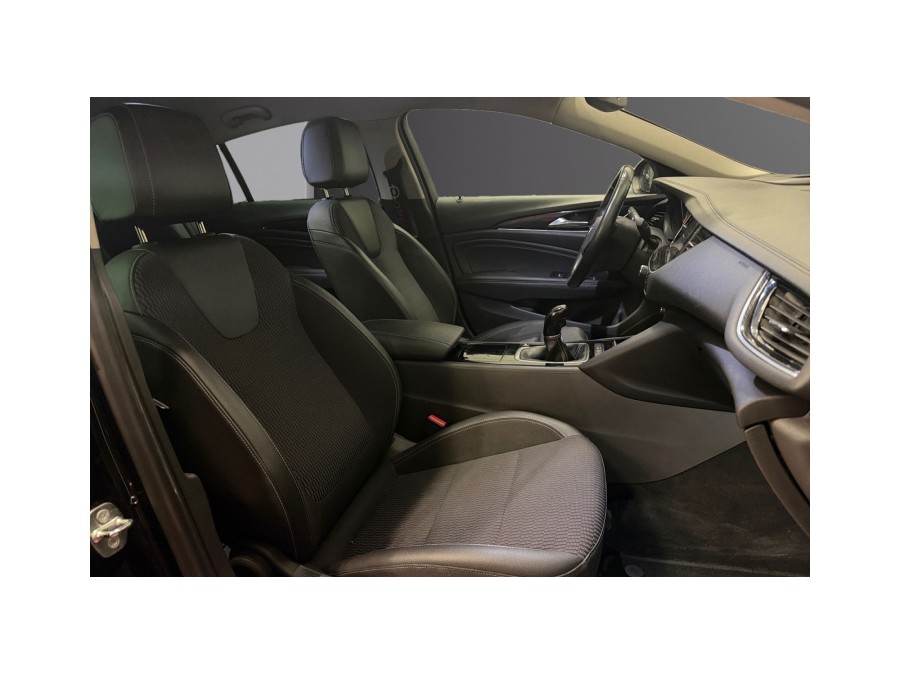 OPEL d'occasion INSIGNIA GRAND SPORT de 2017 Salon de Provence (13)﻿