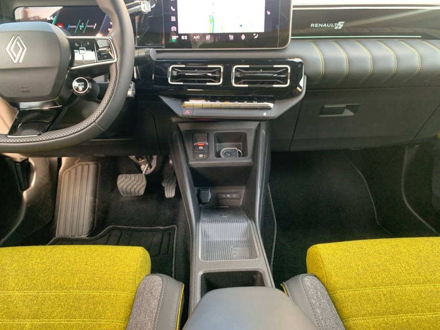 RENAULT d'occasion 5 E-TECH 150 EVOLUTION de 2025 Montreuil (93)﻿