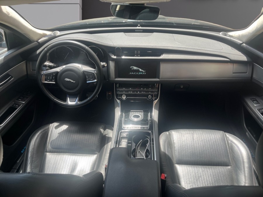 JAGUAR d'occasion XF 2.0 180 de 2019 Cannes (06)﻿