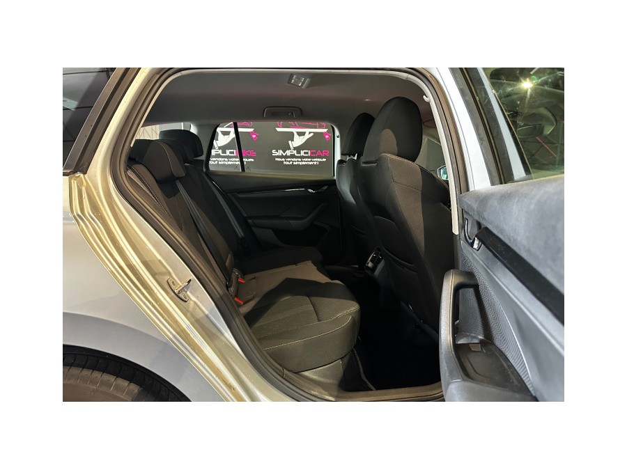 SKODA d'occasion OCTAVIA COMBI 2.0 TDI 116 BUISNESS DSG de 2022 Aix