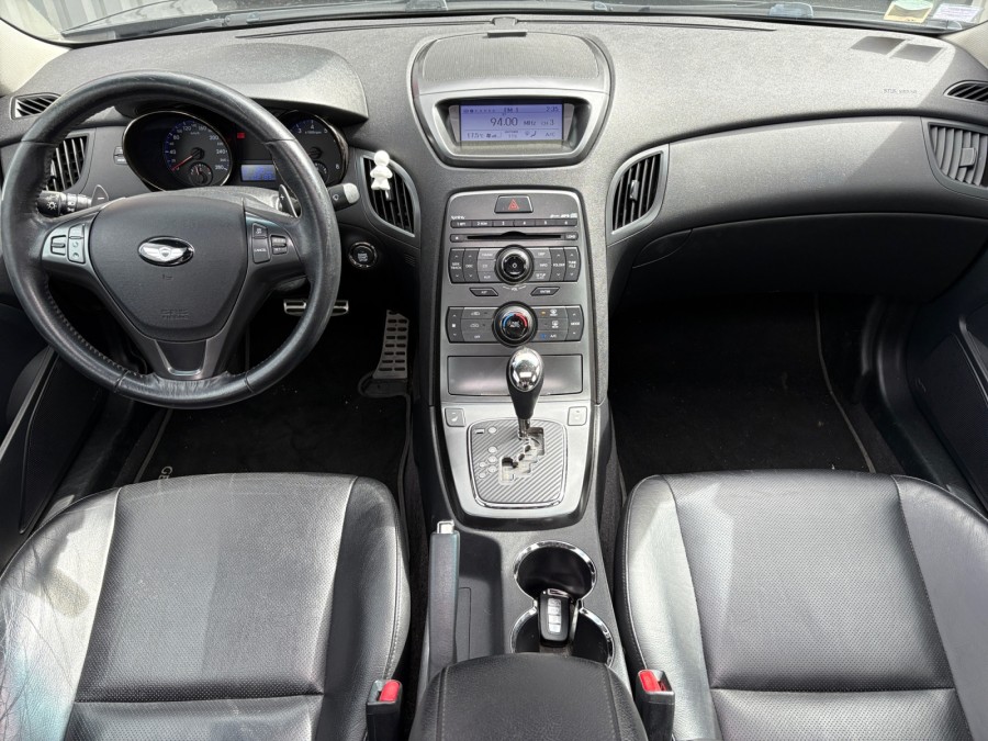 HYUNDAI d'occasion GENESIS 3.8 V6 PACK EXECUTIVE A de 2011 Brest (29)﻿