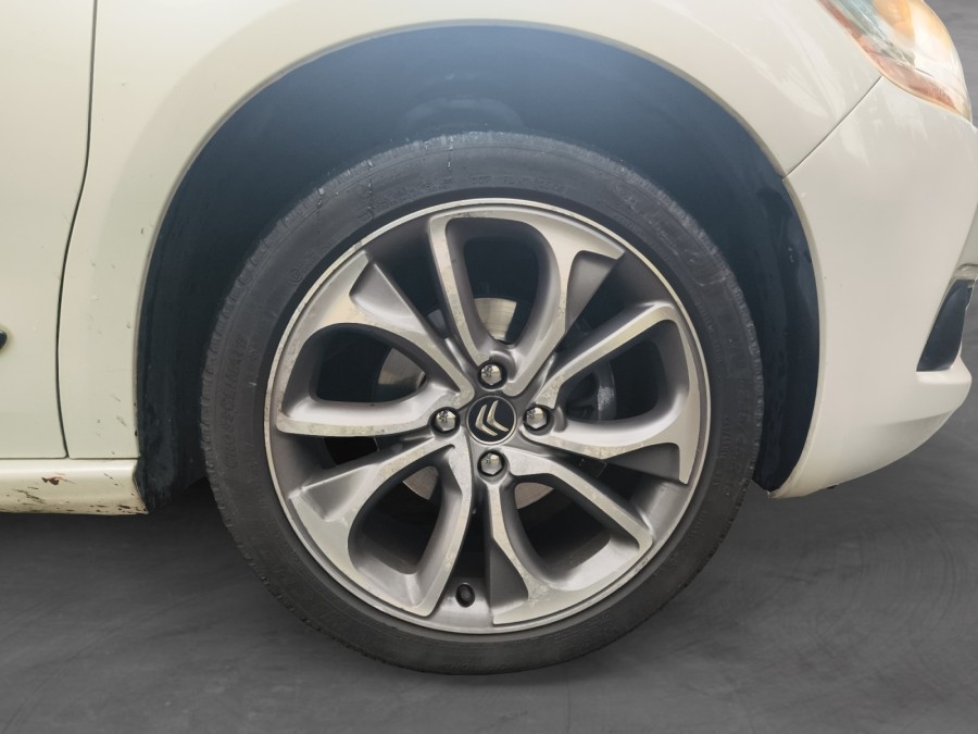 CITROEN d'occasion DS4 1.6 E-HDI 115 SO CHIC de 2013 Brest (29)﻿
