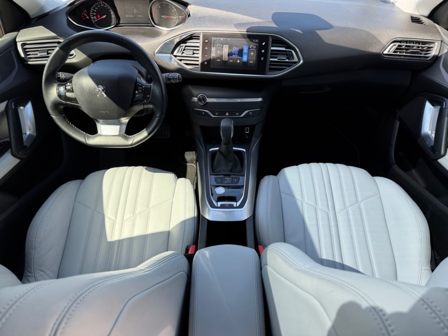 PEUGEOT d'occasion 308 1.2 PURE TECH 130 FÉLINE EAT de 2016 Orleans