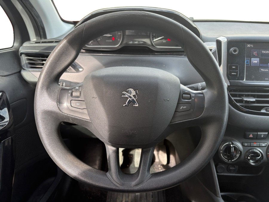 PEUGEOT d'occasion 208 1.2 PureTech 82ch BVM5 de 2017 Orgeval