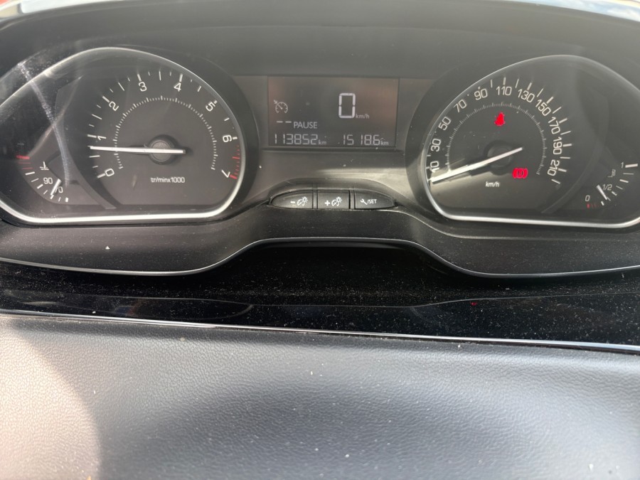 PEUGEOT d'occasion 208 1.2 PureTech 82ch BVM5 de 2017 Orgeval