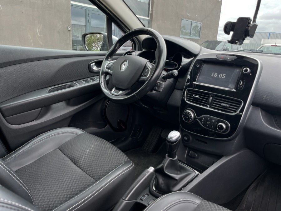 RENAULT d'occasion CLIO 1.5 DCI 90 LIMITED de 2018 Poitiers (86)﻿