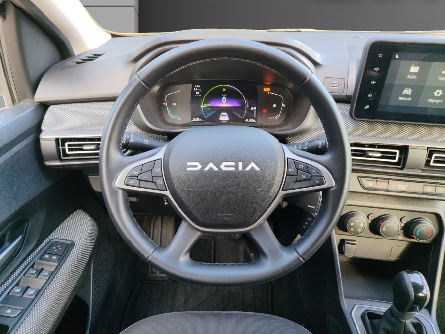 DACIA d'occasion JOGGER 1.6 HYBRID 140 EXPRESSION de 2024 Perpignan