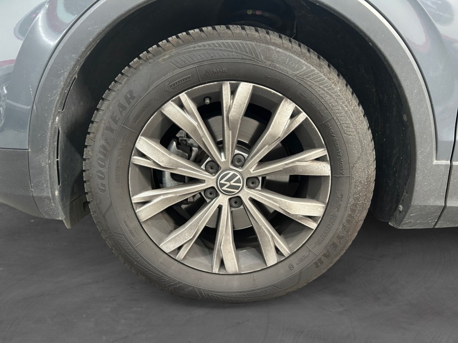 VOLKSWAGEN d'occasion TIGUAN 2.0 TDI 150 4X2 DSG PH2 de 2022 Lyon