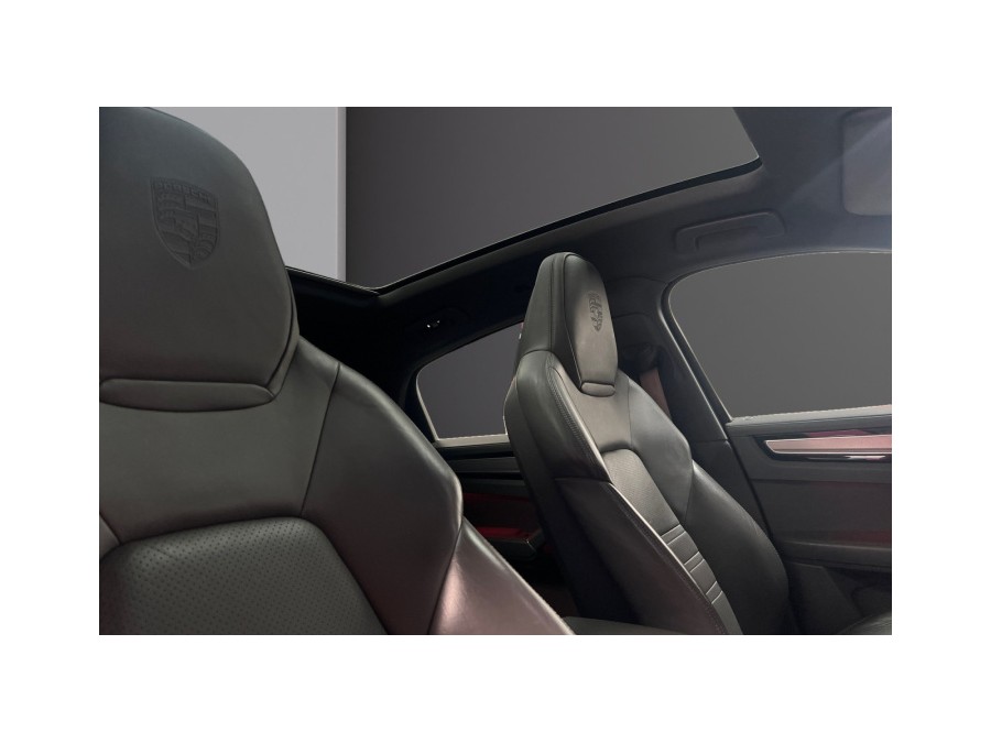 PORSCHE d'occasion CAYENNE 3.0 E-HYBRID 462 de 2022 Lyon Ouest (69)﻿