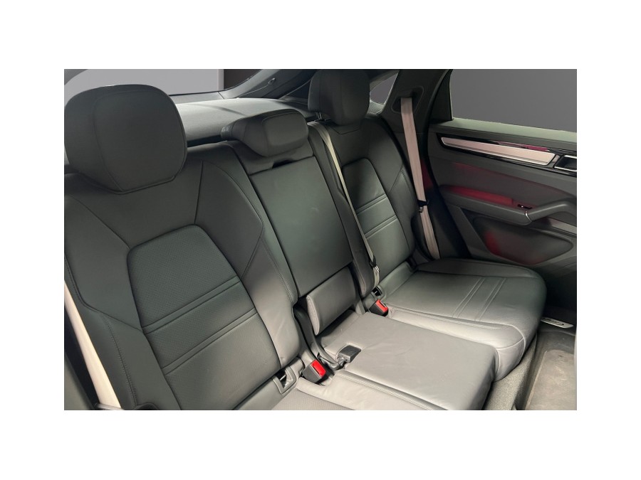 PORSCHE d'occasion CAYENNE 3.0 E-HYBRID 462 de 2022 Lyon Ouest (69)﻿