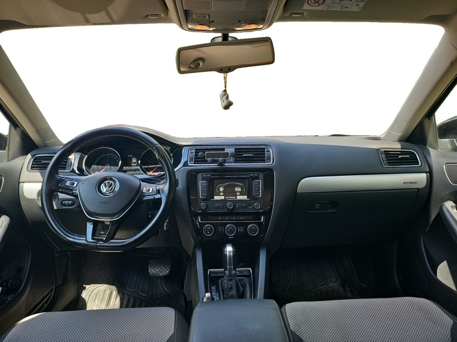 VOLKSWAGEN d'occasion JETTA HYBRID 1.4 TSI CARAT DSG de 2016 Orgeval