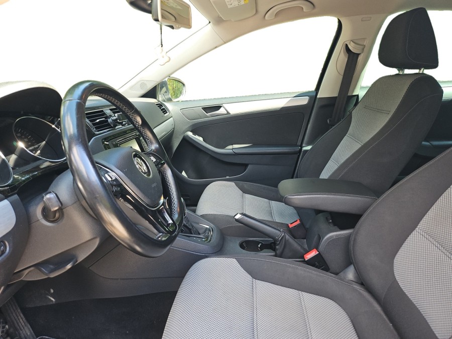 VOLKSWAGEN d'occasion JETTA HYBRID 1.4 TSI CARAT DSG de 2016 Orgeval