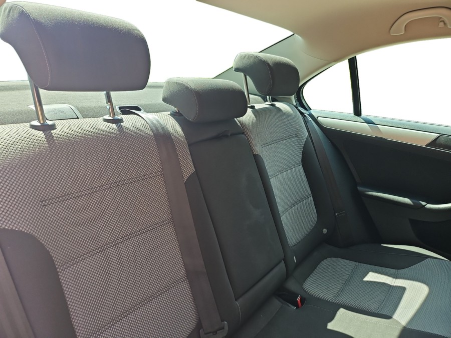 VOLKSWAGEN d'occasion JETTA HYBRID 1.4 TSI CARAT DSG de 2016 Orgeval