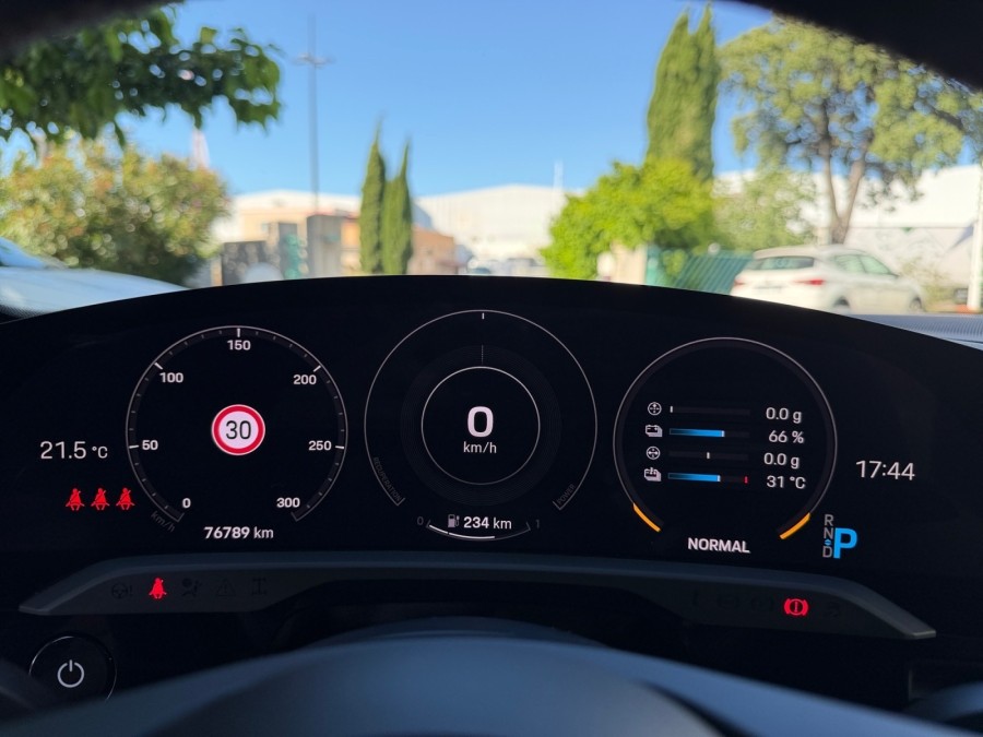 PORSCHE d'occasion TAYCAN TAYCAN PERFORMANCE PLUS de 2021 Salon de