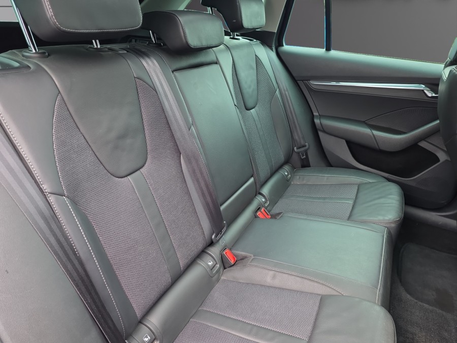 SKODA d'occasion OCTAVIA COMBI 1.4 TSI PHEV 204 SPORTLINE DSG de 2021