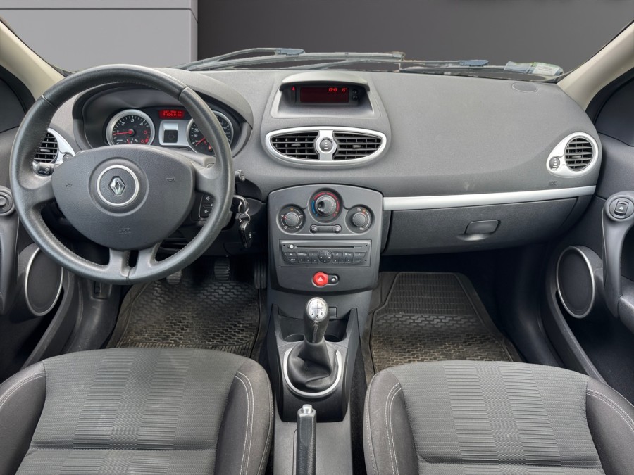 RENAULT d'occasion CLIO CONFORT EXPRESSION 1.5DCI 85 de 2011 Pertuis