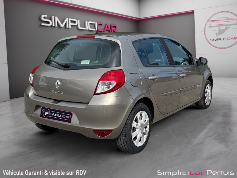RENAULT d'occasion CLIO CONFORT EXPRESSION 1.5DCI 85 de 2011 Pertuis