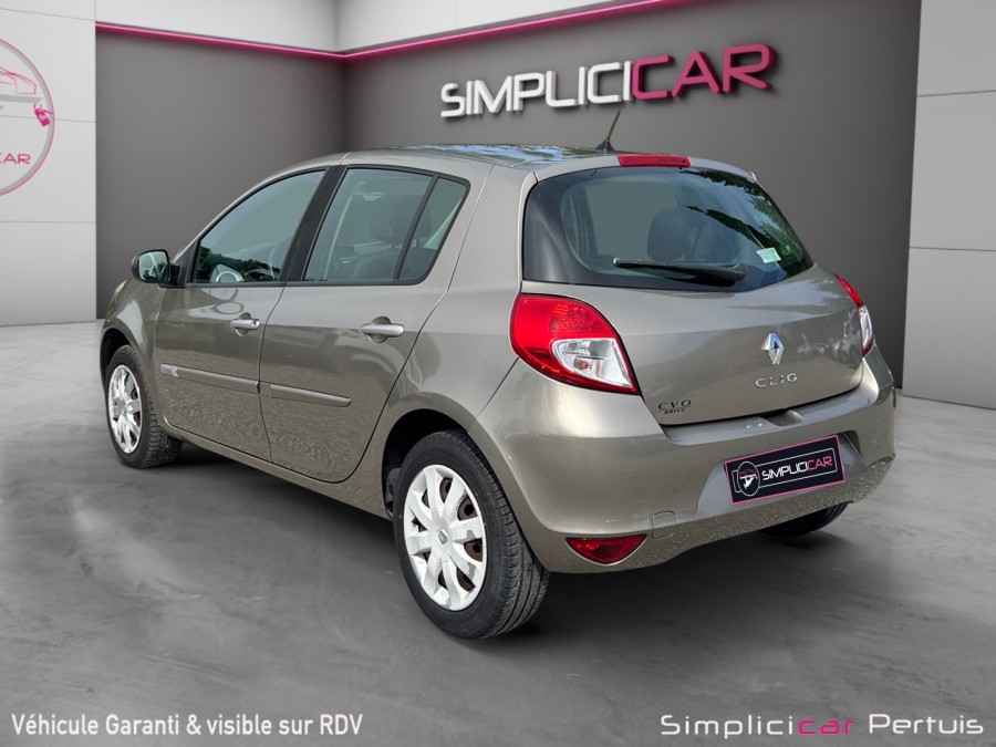 RENAULT d'occasion CLIO CONFORT EXPRESSION 1.5DCI 85 de 2011 Pertuis