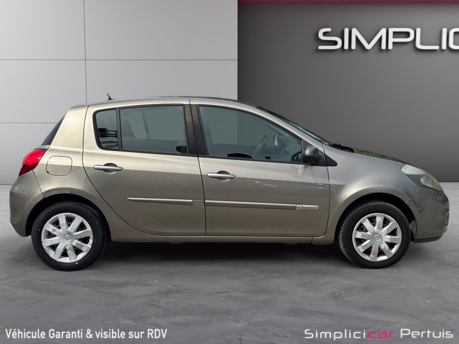 RENAULT d'occasion CLIO CONFORT EXPRESSION 1.5DCI 85 de 2011 Pertuis