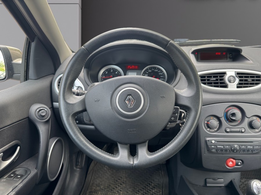 RENAULT d'occasion CLIO CONFORT EXPRESSION 1.5DCI 85 de 2011 Pertuis