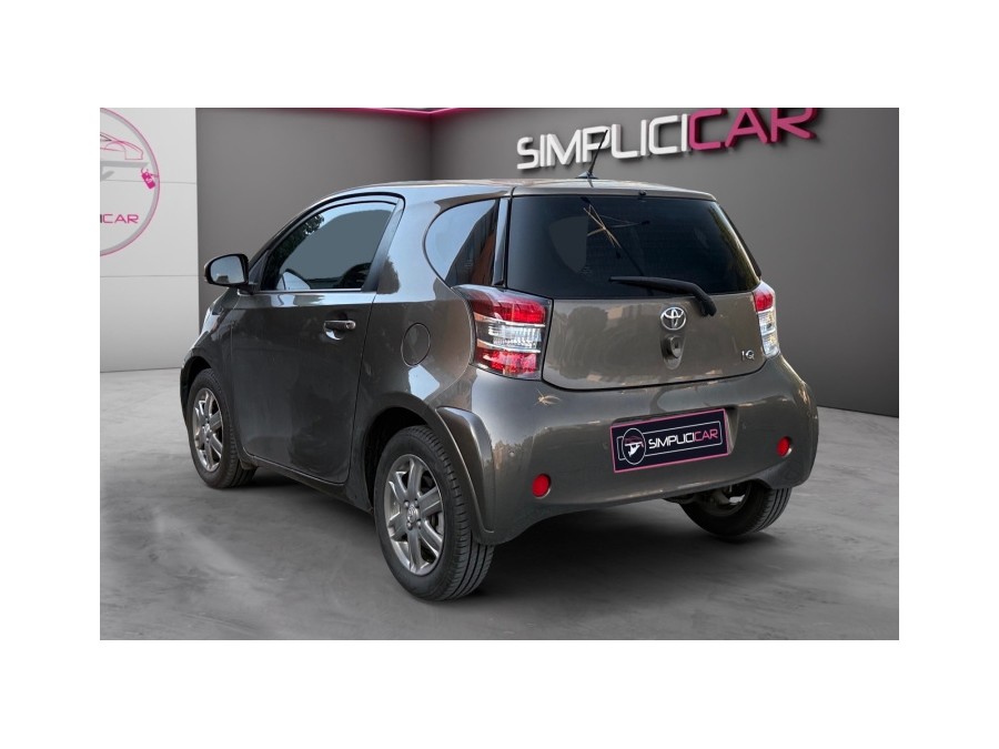TOYOTA d'occasion IQ 1.0 68 VVT-I IQ DARK EDITION MULTIDRIVE de 2011