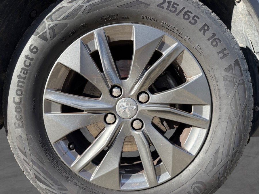 PEUGEOT d'occasion 2008 1.2 100 BUSINESS de 2022 Nord Isère (38)﻿