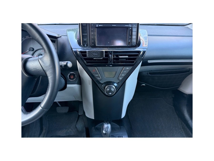 TOYOTA d'occasion IQ 1.0 68 VVT-I IQ DARK EDITION MULTIDRIVE de 2011