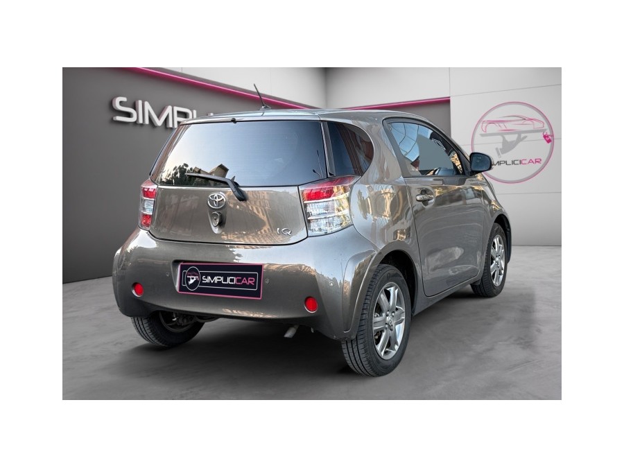 TOYOTA d'occasion IQ 1.0 68 VVT-I IQ DARK EDITION MULTIDRIVE de 2011