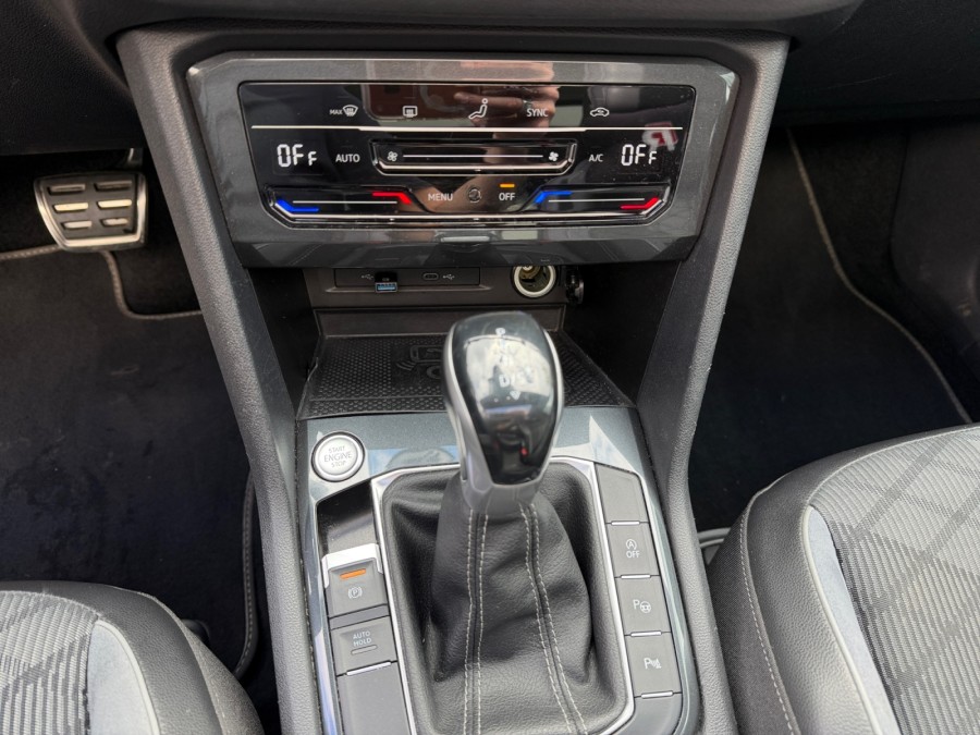 VOLKSWAGEN d'occasion TIGUAN 2.0 TDI 150 4X2 DSG PH2 de 2020 Lyon