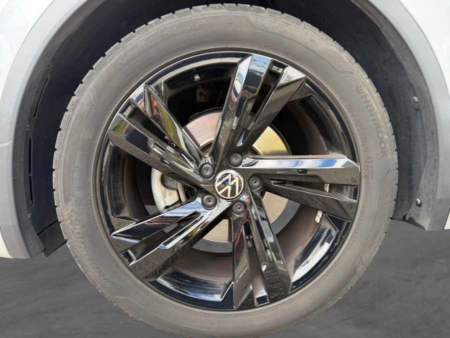 VOLKSWAGEN d'occasion TIGUAN 2.0 TDI 150 4X2 DSG PH2 de 2020 Lyon