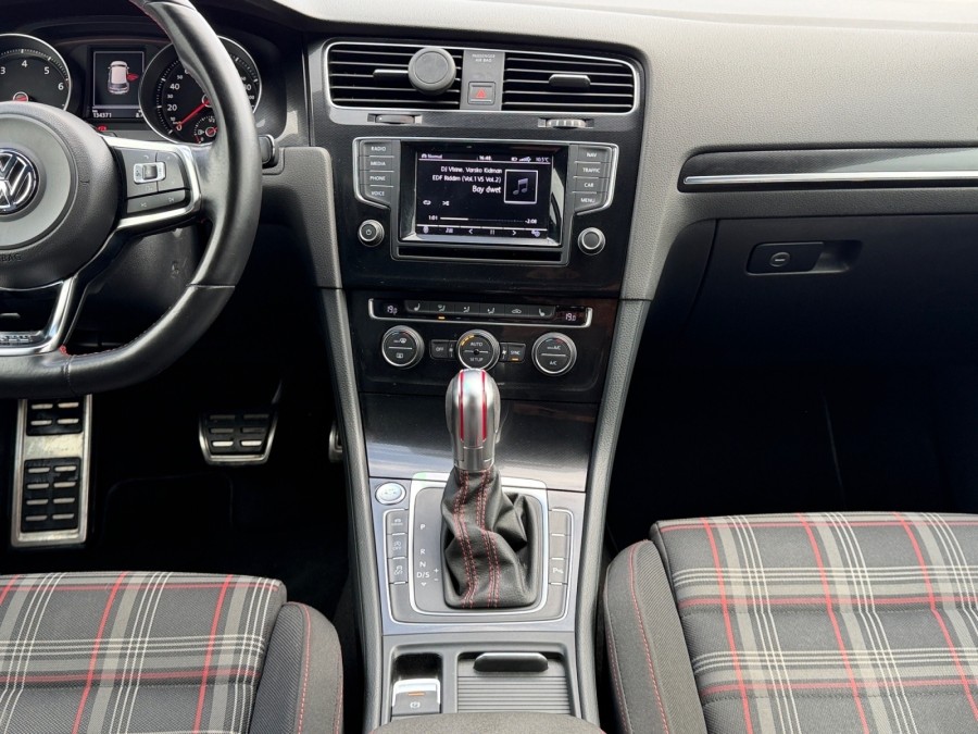 VOLKSWAGEN d'occasion GOLF 2.0 TSI 220 GTI DSG de 2014 Troyes (10)﻿