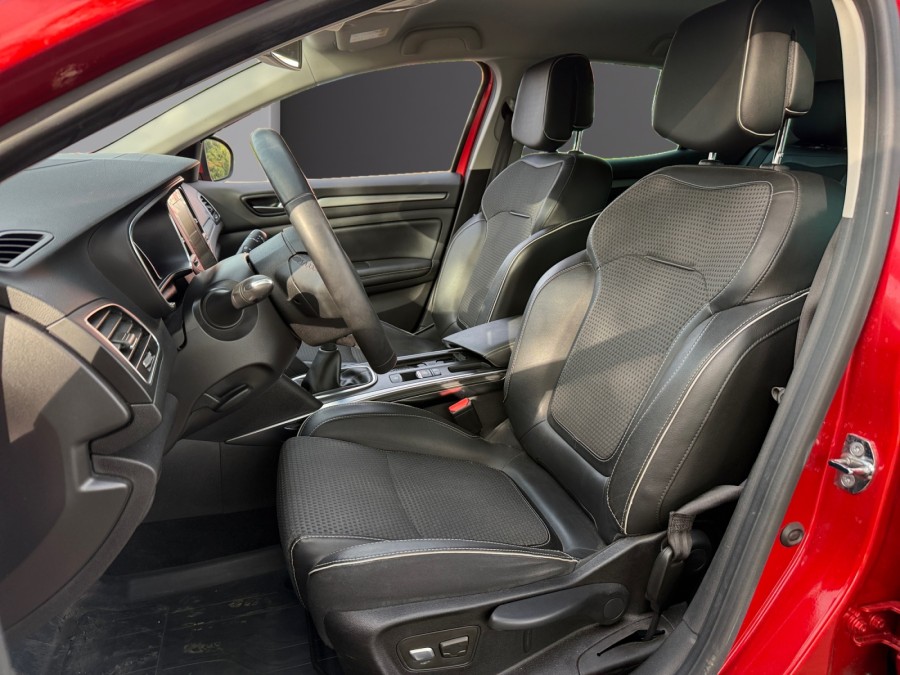 RENAULT d'occasion MEGANE 1.6 DCI 130 ZEN de 2015 Saint Nazaire (44)﻿