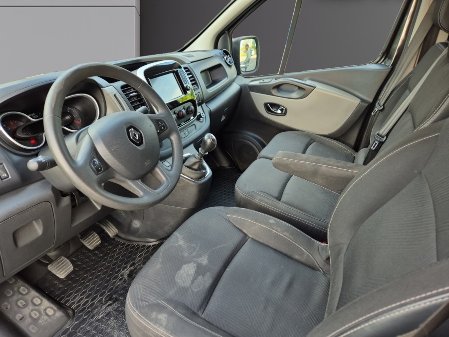 RENAULT d'occasion TRAFIC L1H1 1.6 DCI 140 CONFORT de 2019 Angers
