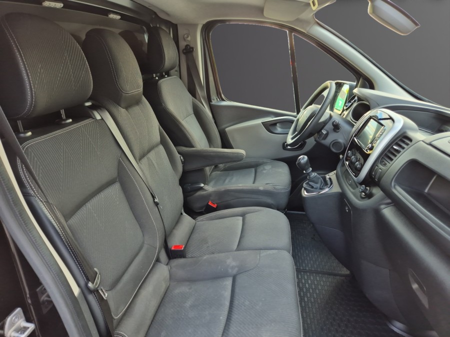 RENAULT d'occasion TRAFIC L1H1 1.6 DCI 140 CONFORT de 2019 Angers