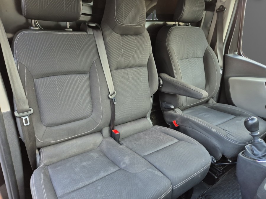 RENAULT d'occasion TRAFIC L1H1 1.6 DCI 140 CONFORT de 2019 Angers
