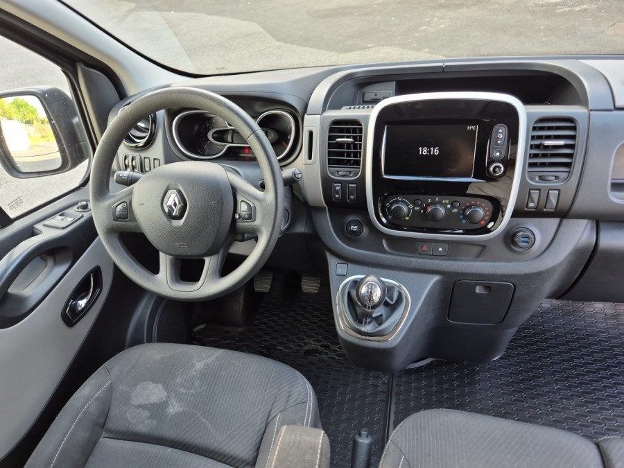 RENAULT d'occasion TRAFIC L1H1 1.6 DCI 140 CONFORT de 2019 Angers