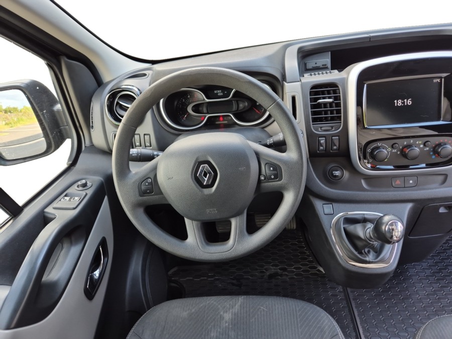 RENAULT d'occasion TRAFIC L1H1 1.6 DCI 140 CONFORT de 2019 Angers