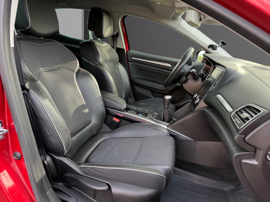 RENAULT d'occasion MEGANE 1.6 DCI 130 ZEN de 2015 Saint Nazaire (44)﻿