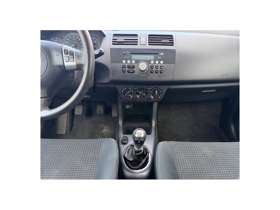 SUZUKI d'occasion SWIFT 1.3 DDIS GL de 2005 Tours (37)﻿