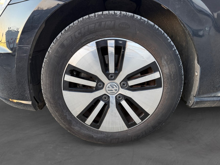 VOLKSWAGEN d'occasion GOLF ELECTRIQUE de 2016 Poitiers (86)﻿