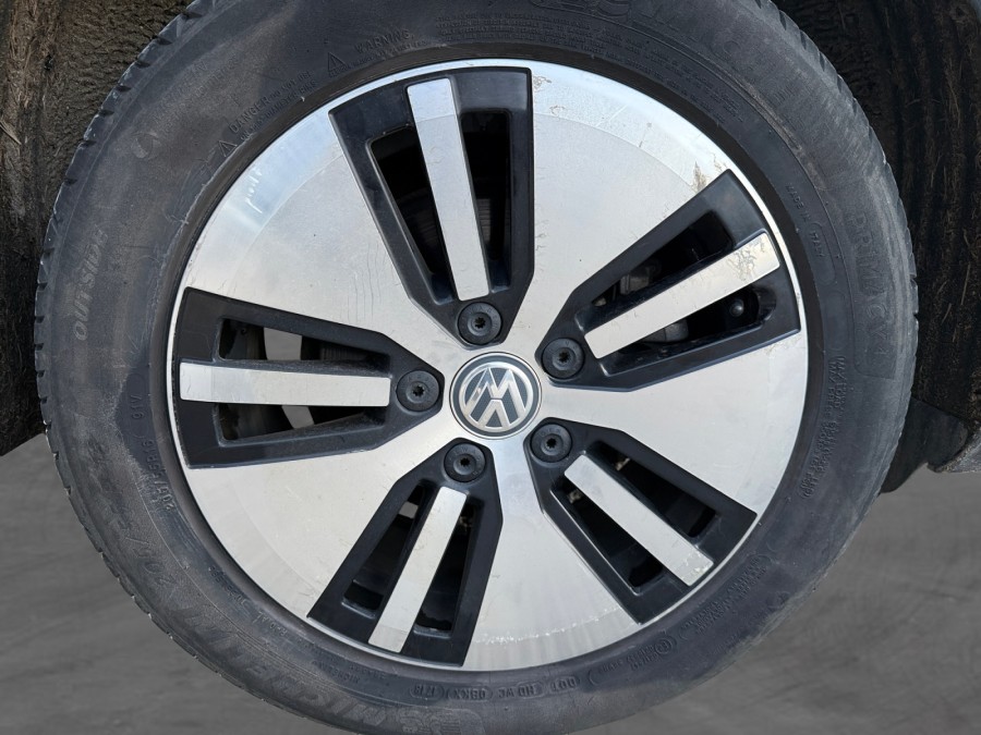 VOLKSWAGEN d'occasion GOLF ELECTRIQUE de 2016 Poitiers (86)﻿