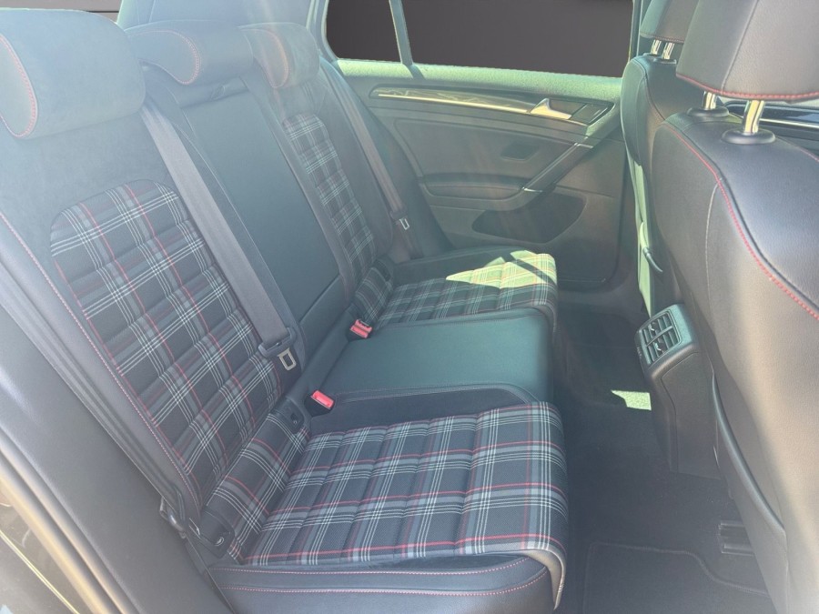 VOLKSWAGEN d'occasion GOLF VII 2.0 TSI 220 GTI DSG de 2013 Nord Isère