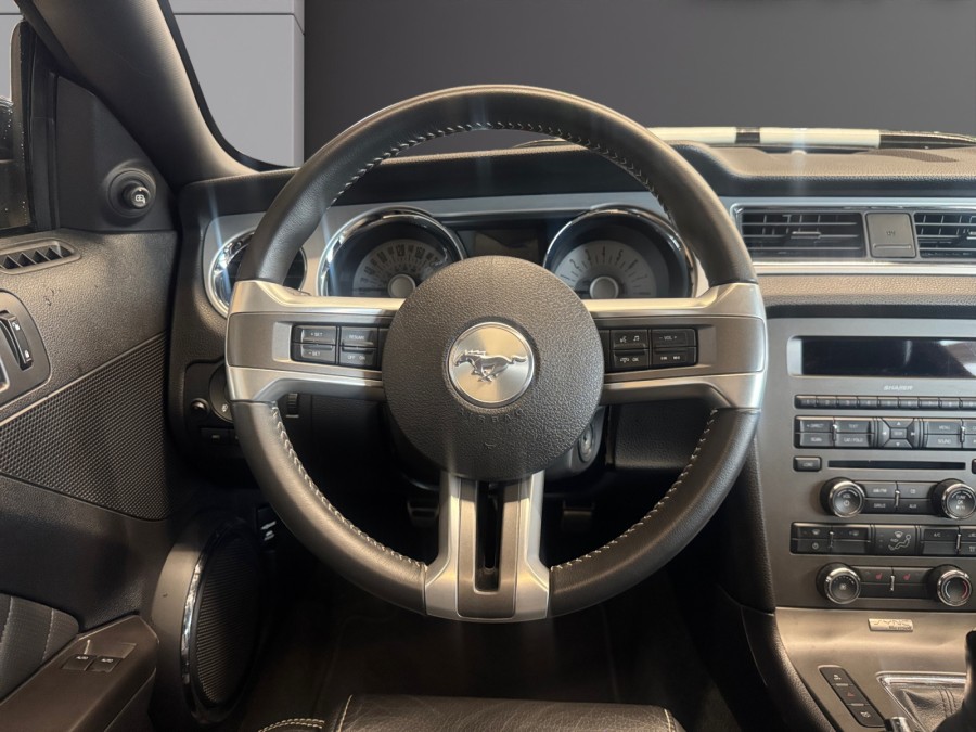 FORD d'occasion MUSTANG 2.3 ECOBOOST CONVERTIBLE de 2012 Pau (64)﻿