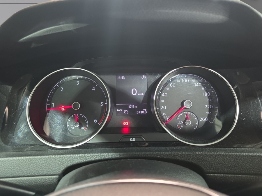 VOLKSWAGEN d'occasion GOLF 1.6 TDI 105 CUP de 2014 Meximeux (01)﻿