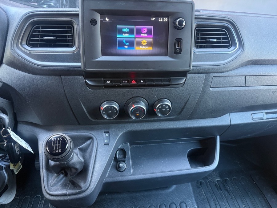 RENAULT d'occasion MASTER F3300 L2H2 DCI 135 GRAND CONFORT de 2022