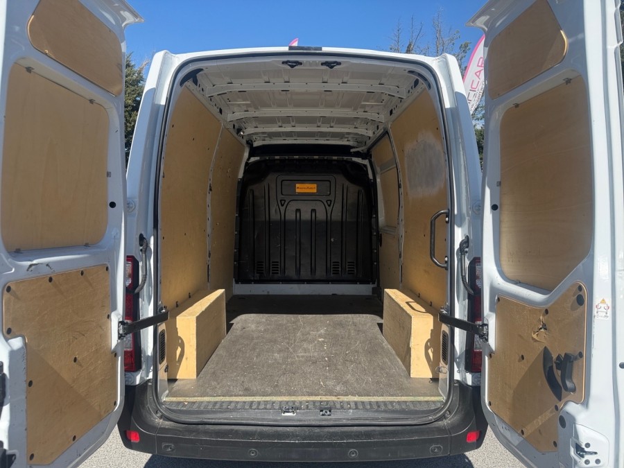 RENAULT d'occasion MASTER F3300 L2H2 DCI 135 GRAND CONFORT de 2022