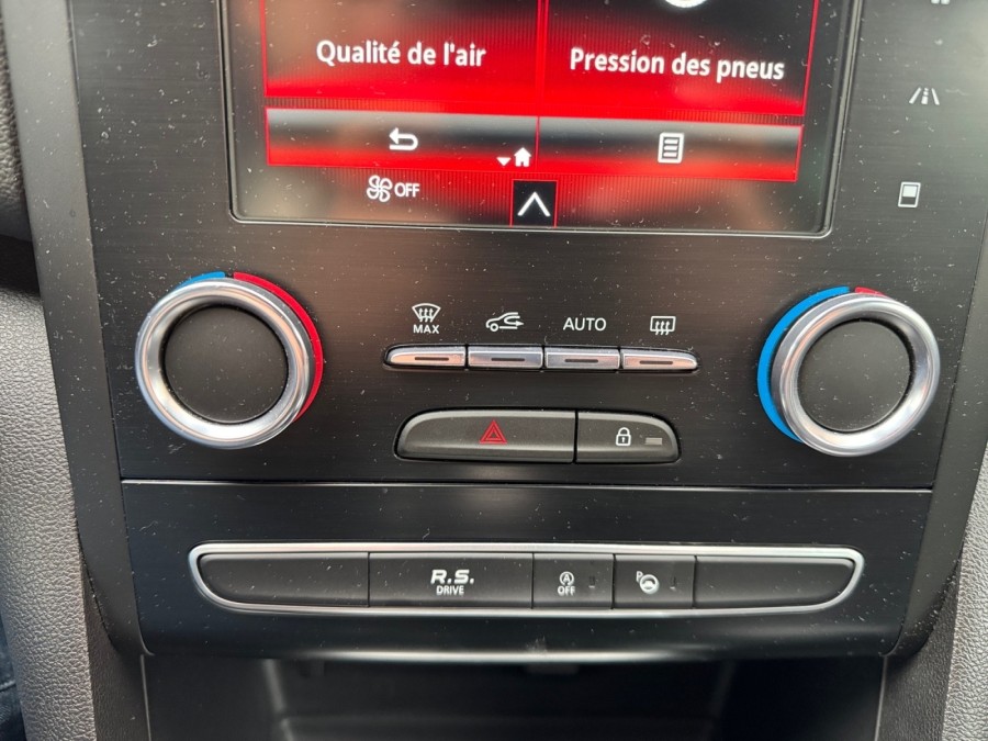 RENAULT d'occasion MEGANE TCE 300 TROPHY de 2020 Montreuil (93)﻿